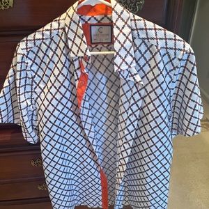New Italian summer short sleeve summer shirt. Size Xl but fitted like a large.